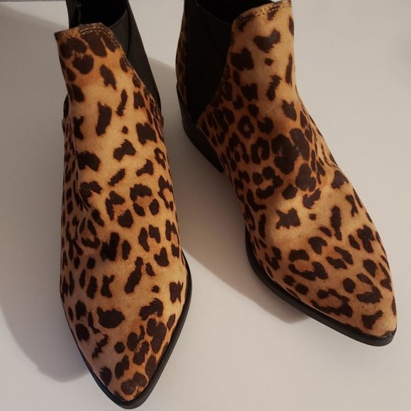 Bella Vita Womens Leopard Animal Print Booties Faux Suede Size 6 - Picture 1 of 4